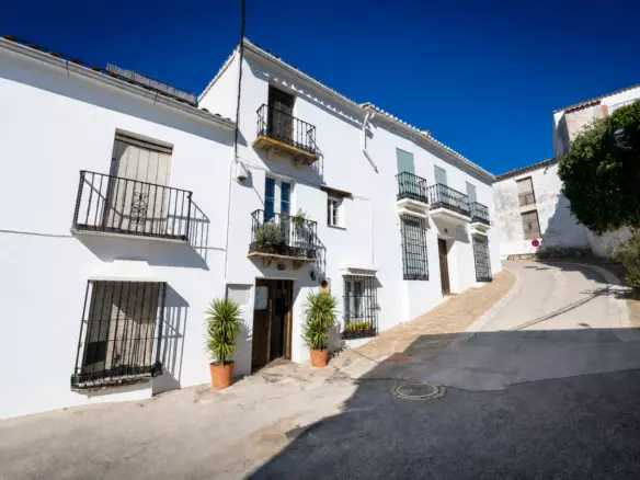 4-bedroom Town House In Gaucín, Spain (249 M²)