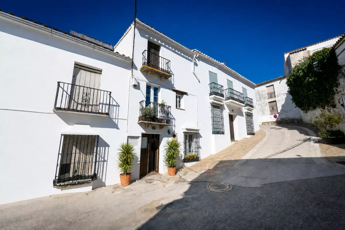4-bedroom Town House In Gaucín, Spain (249 M²)