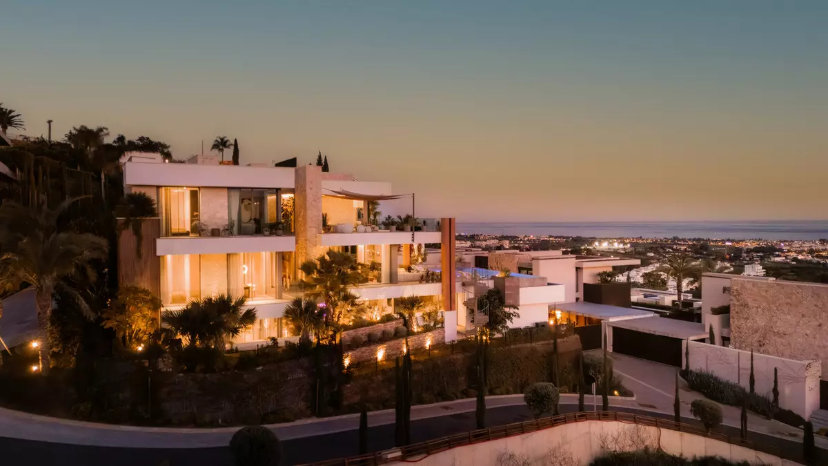 6-bedroom Villa In Benahavis, Spain (943 M²)