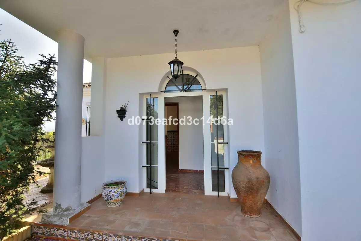 4-bedroom Villa In Ronda, Spain (158 M²)