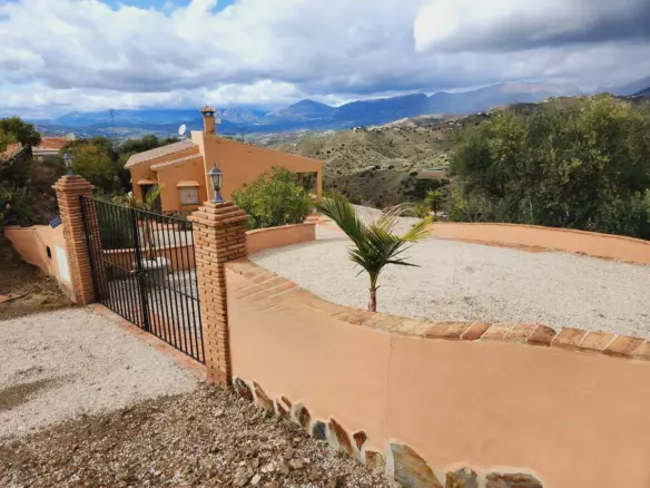 3-bedroom Villa In Canillas De Aceituno, Spain (128 M²)