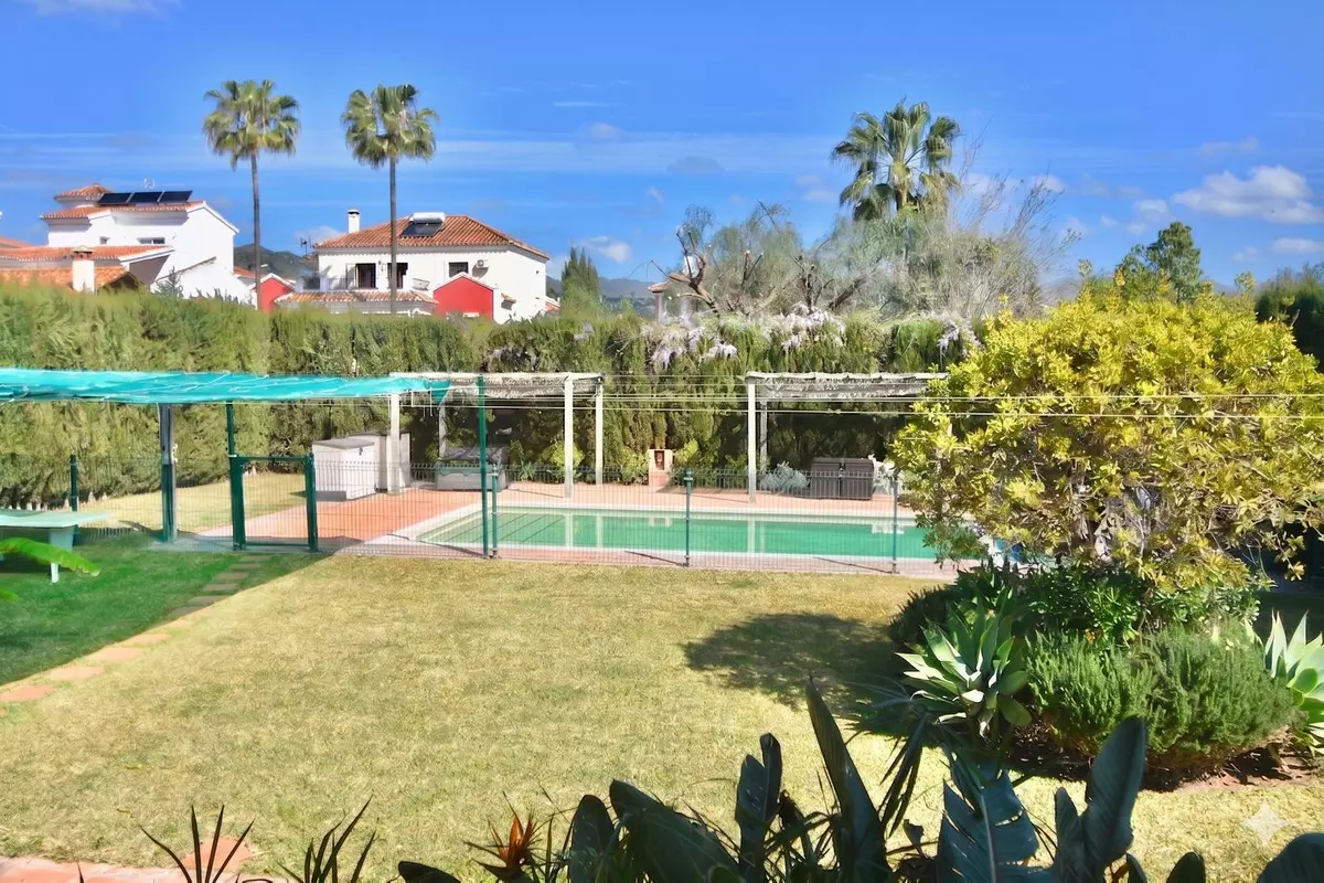 6-bedroom Villa In Cártama, Spain (590 M²)