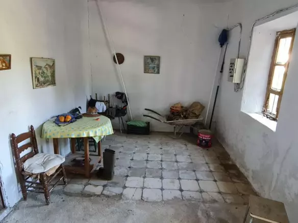 2-bedroom Villa In Tolox, Spain (60 M²)
