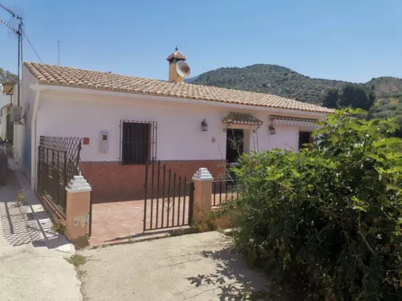 3-bedroom Country House In Alcaucín, Spain (299 M²)