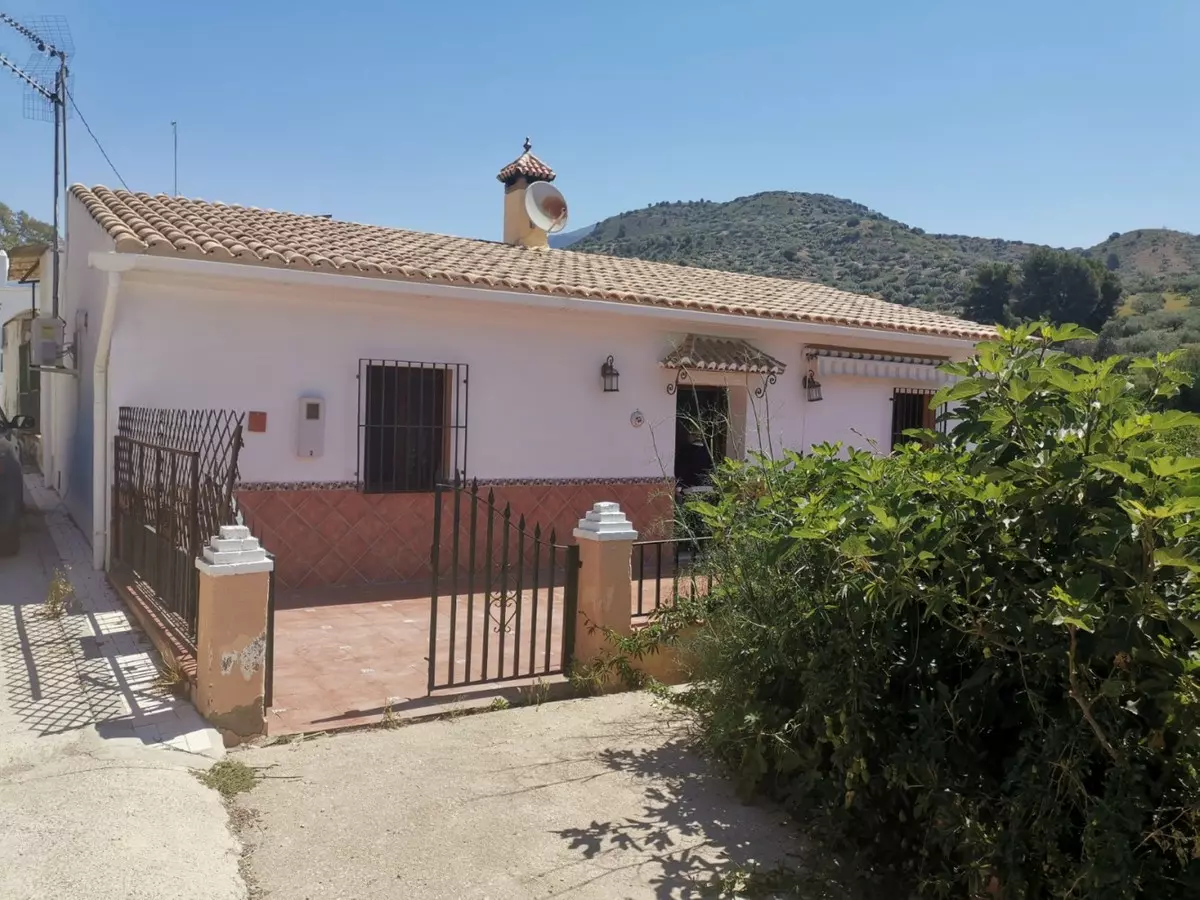3-bedroom Country House In Alcaucín, Spain (299 M²)