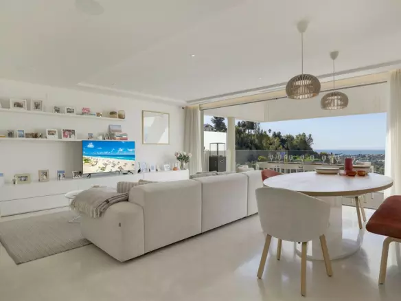 3-bedroom Apartment In Marbella, Spain (188 M²)
