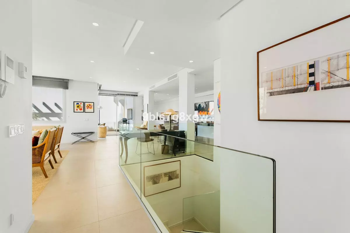 3-bedroom Apartment In Benahavis, Spain (204 M²)