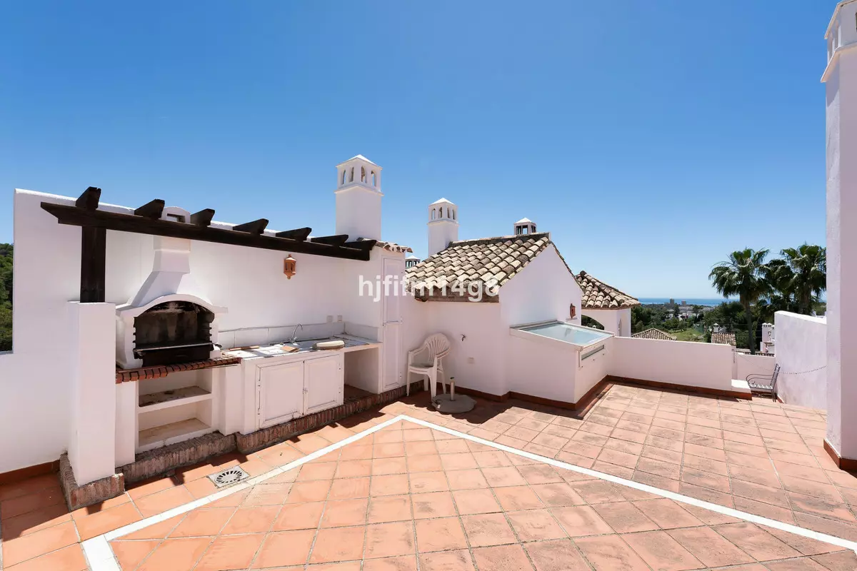 3-bedroom Town House In Marbella, Spain (385 M²)
