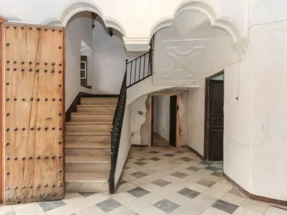7-bedroom Town House In Casarabonela, Spain (535 M²)
