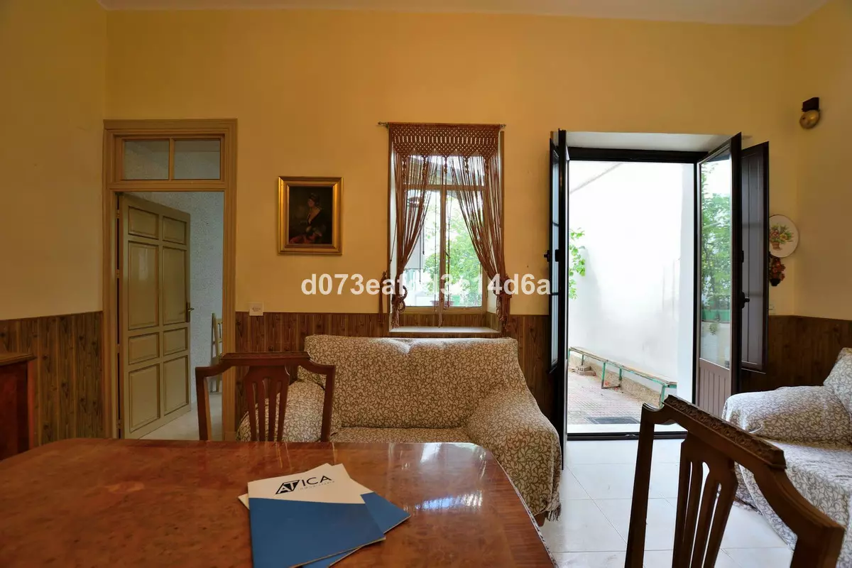 6-bedroom Town House In Ronda, Spain (166 M²)