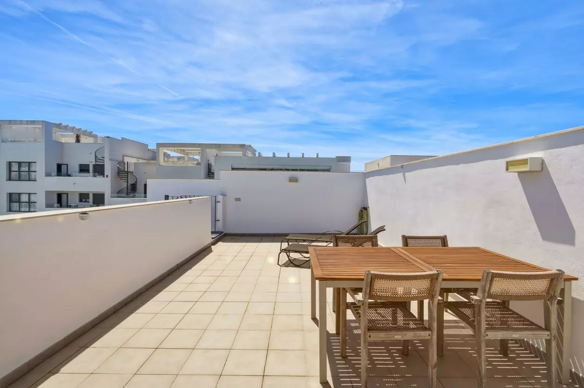 3-bedroom Apartment In Estepona, Spain (111 M²)