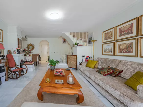 3-bedroom Town House In Marbella, Spain (184 M²)