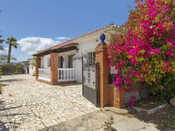 4-bedroom Country House In Pizarra, Spain (137 M²)
