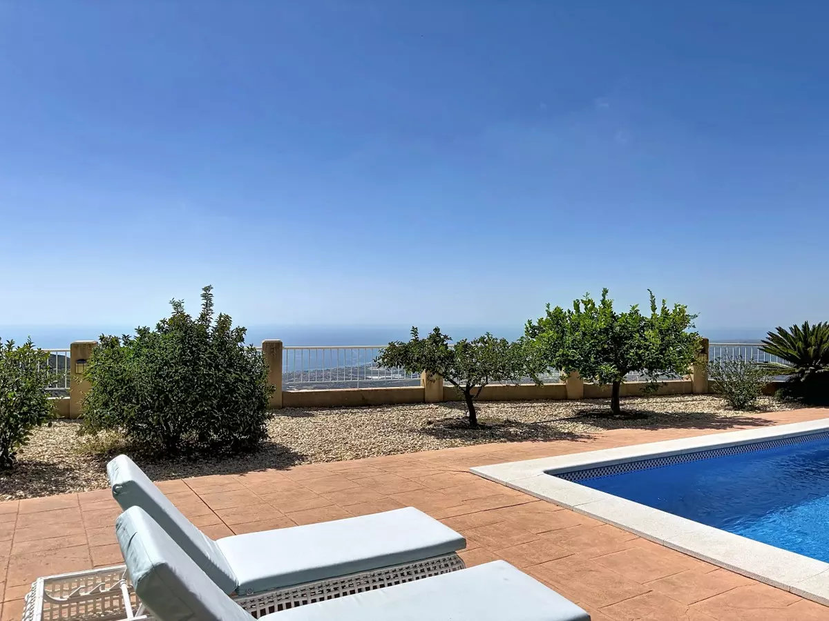 3-bedroom Villa In Vélez – Málaga, Spain (190 M²)