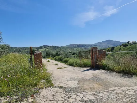 2-bedroom Villa In Tolox, Spain (60 M²)