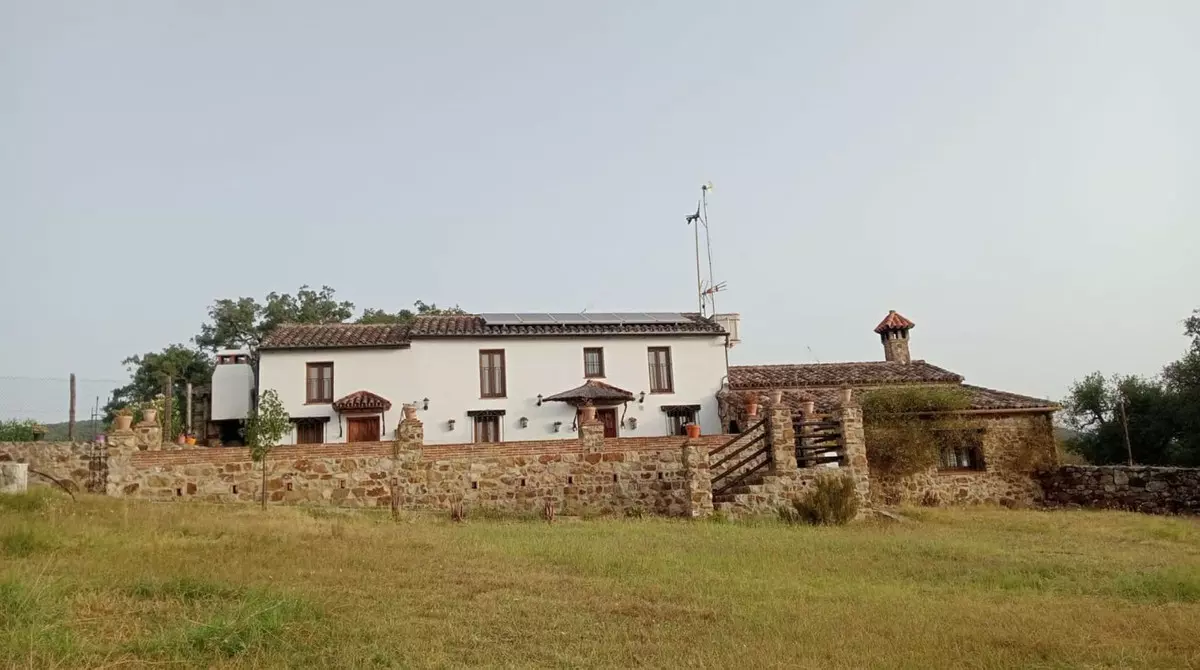 4-bedroom Country House In Cortes De La Frontera, Spain (198 M²)