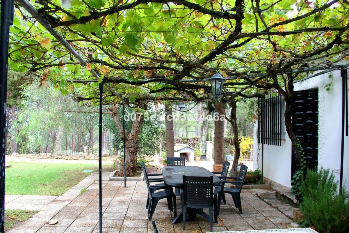 3-bedroom Villa In Ronda, Spain (143 M²)