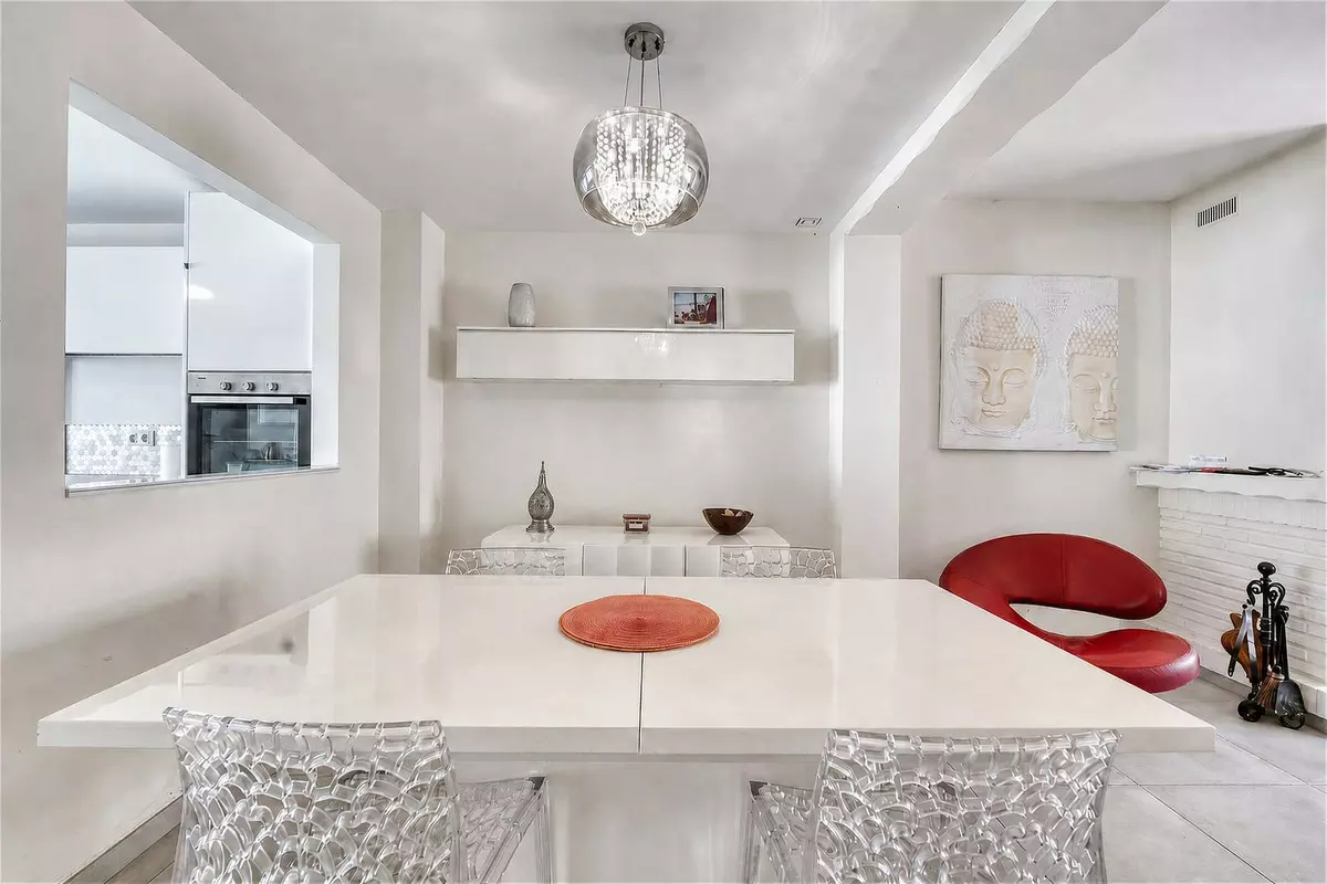 3-bedroom Town House In Casares, Spain (182 M²)