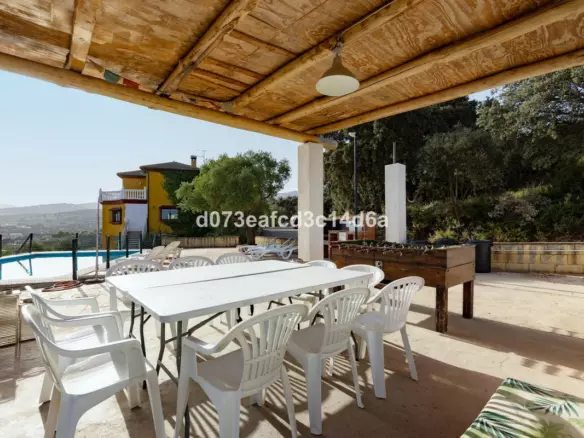 6-bedroom Villa In Ronda, Spain (256 M²)