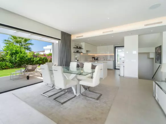 6-bedroom Villa In Mijas, Spain (554 M²)
