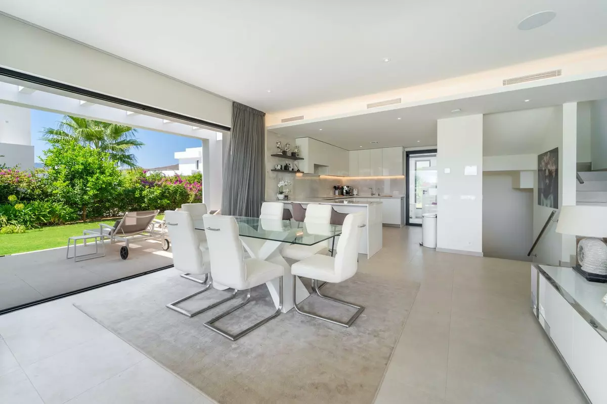 6-bedroom Villa In Mijas, Spain (554 M²)