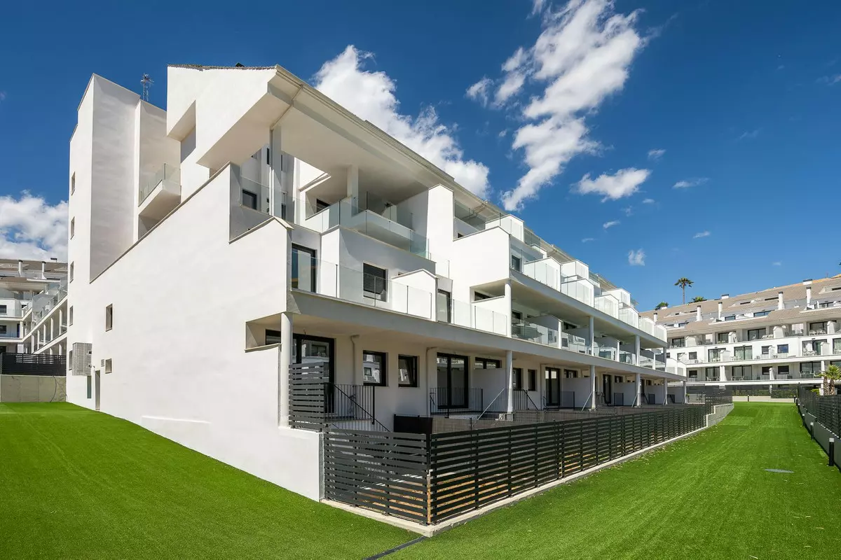 3-bedroom Apartment In Fuengirola, Spain (80 M²)
