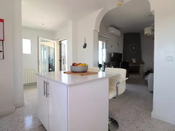 3-bedroom Villa In Callosa De Segura, Spain (167 M²)