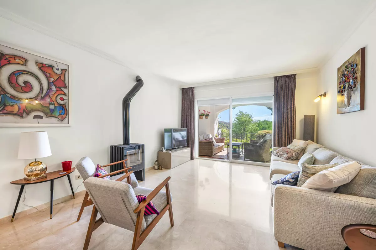 3-bedroom Apartment In Benahavis, Spain (152 M²)