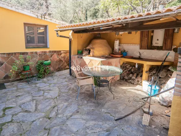 5-bedroom Country House In Jubrique, Spain (485 M²)