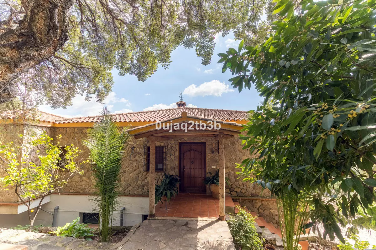 3-bedroom Country House In Cortes De La Frontera, Spain (246 M²)