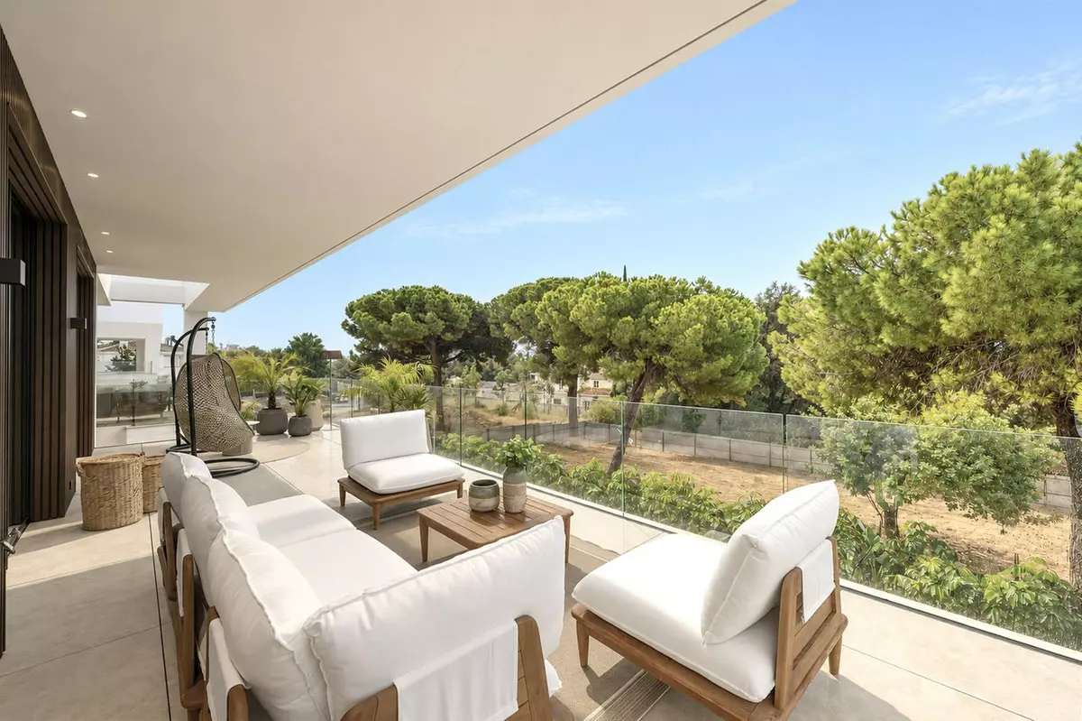 6-bedroom Villa In Marbella, Spain (570 M²)