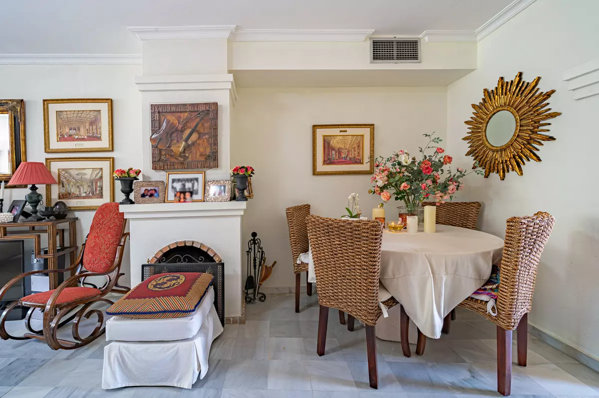 3-bedroom Town House In Marbella, Spain (184 M²)