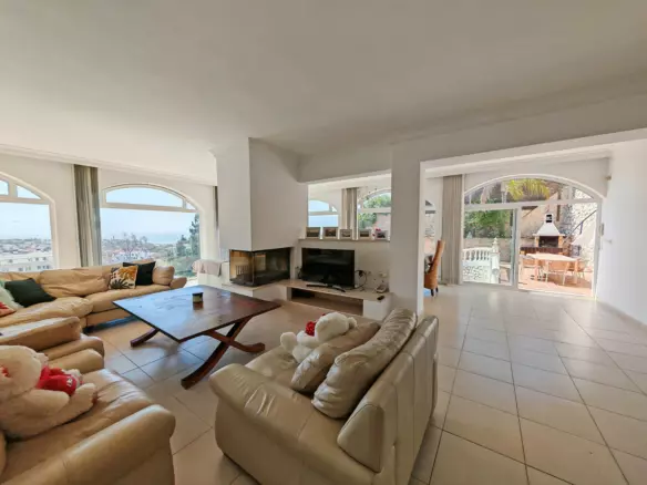 4-bedroom Villa In Mijas, Spain (267 M²)