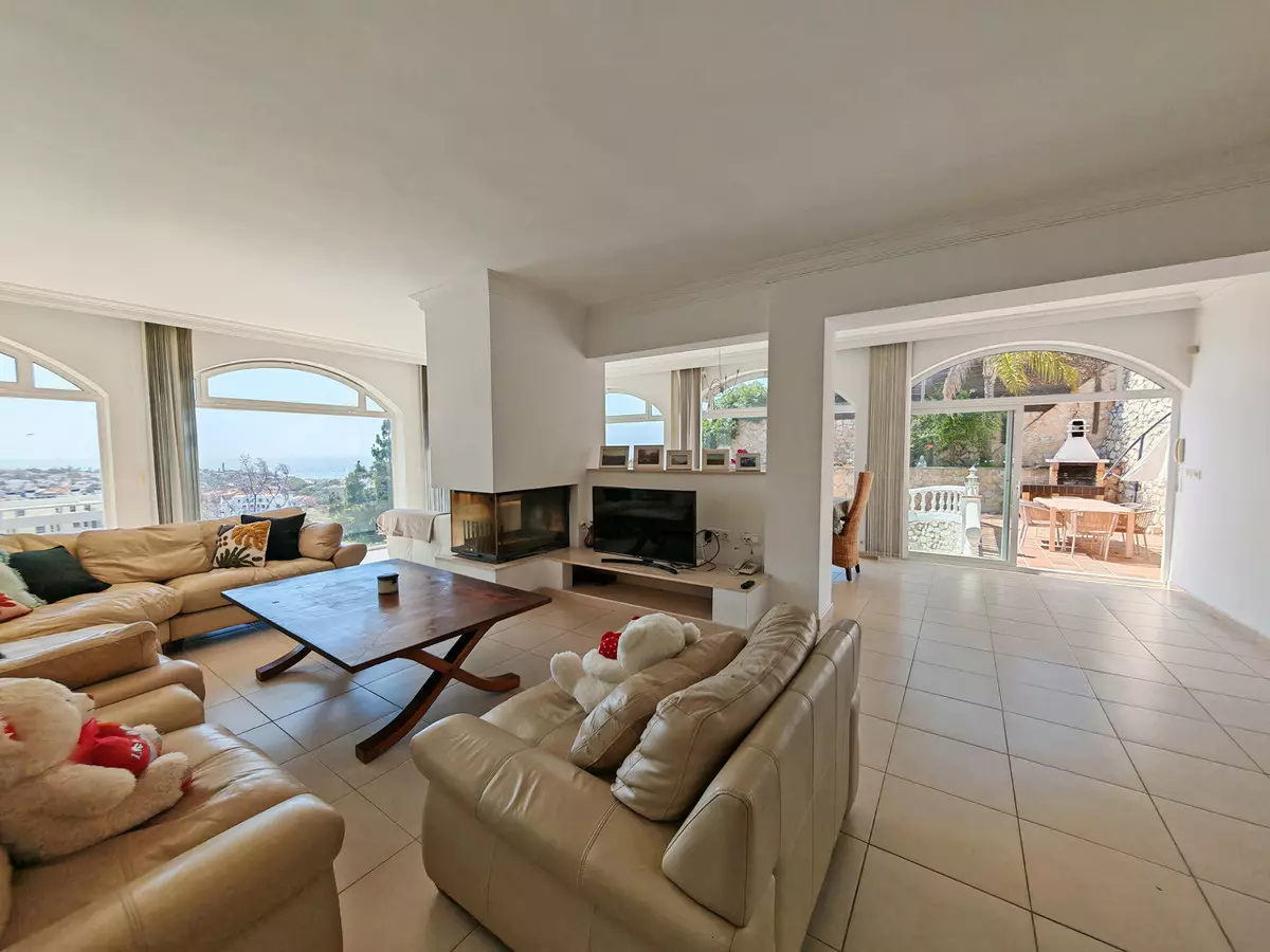 4-bedroom Villa In Mijas, Spain (267 M²)