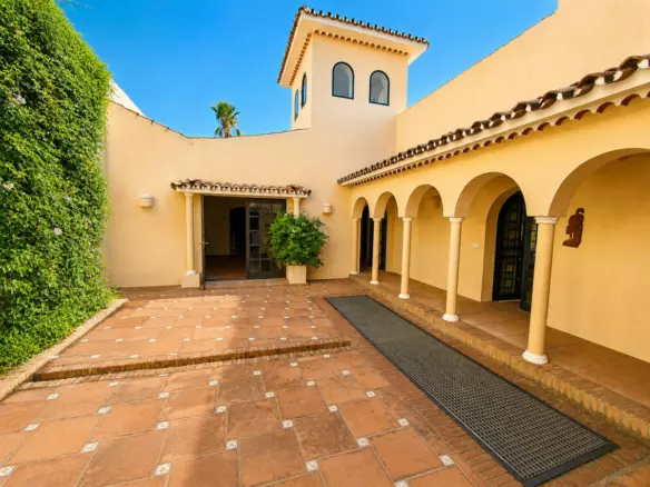 4-bedroom Country House In Estepona, Spain (160 M²)