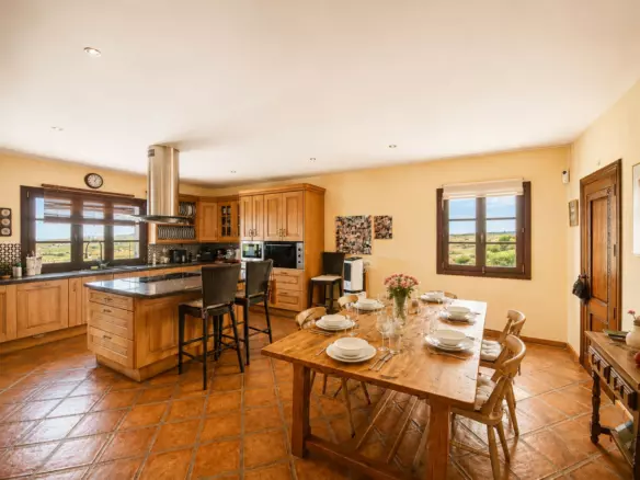 4-bedroom Country House In Casares, Spain (400 M²)