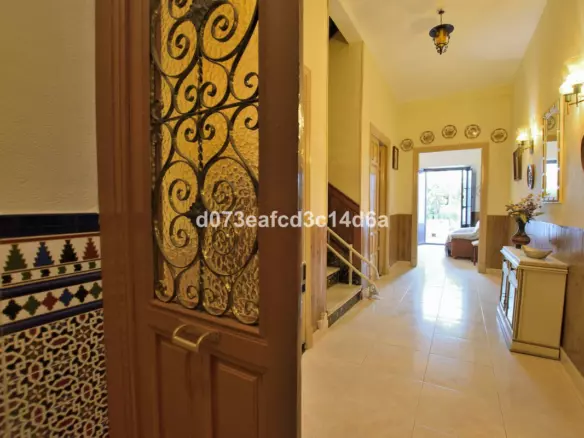 6-bedroom Town House In Ronda, Spain (166 M²)