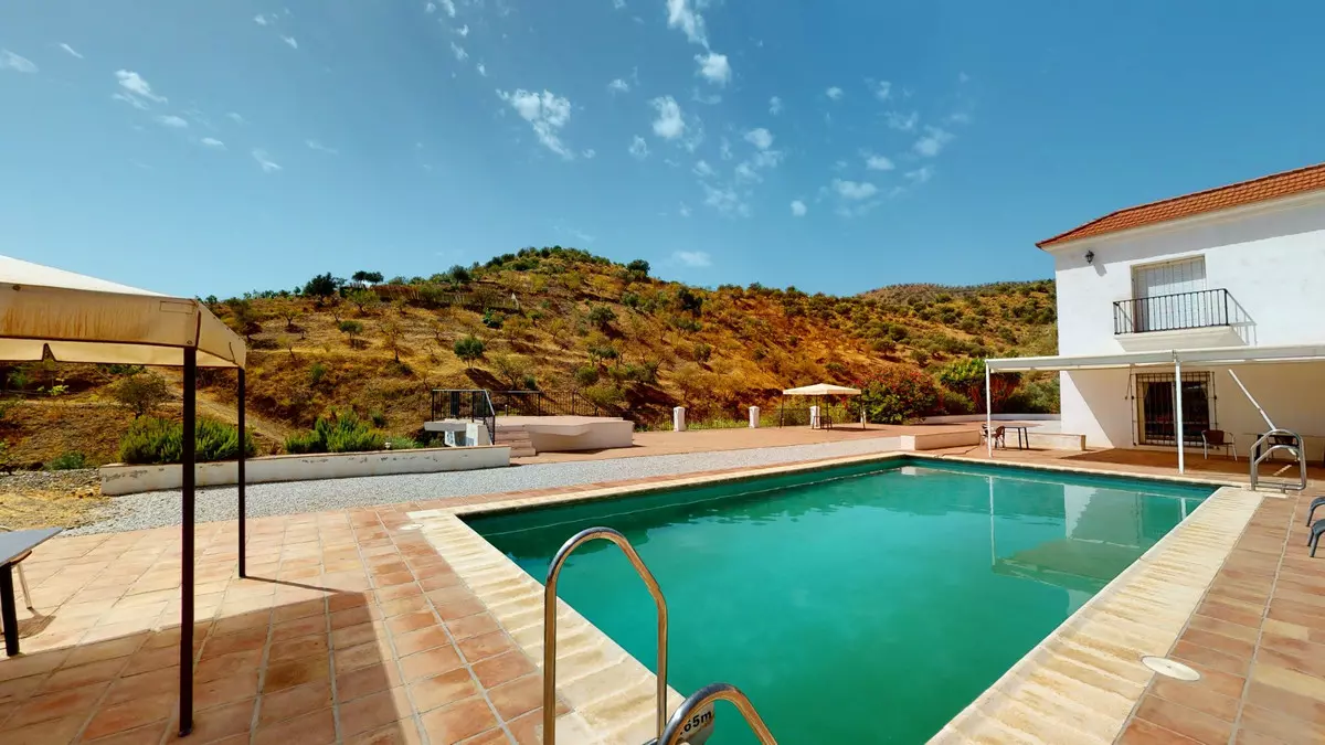 7-bedroom Villa In Macharaviaya, Spain (500 M²)