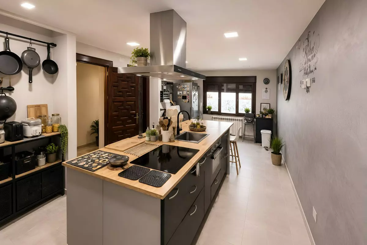 5-bedroom Villa In Torremolinos, Spain (460 M²)