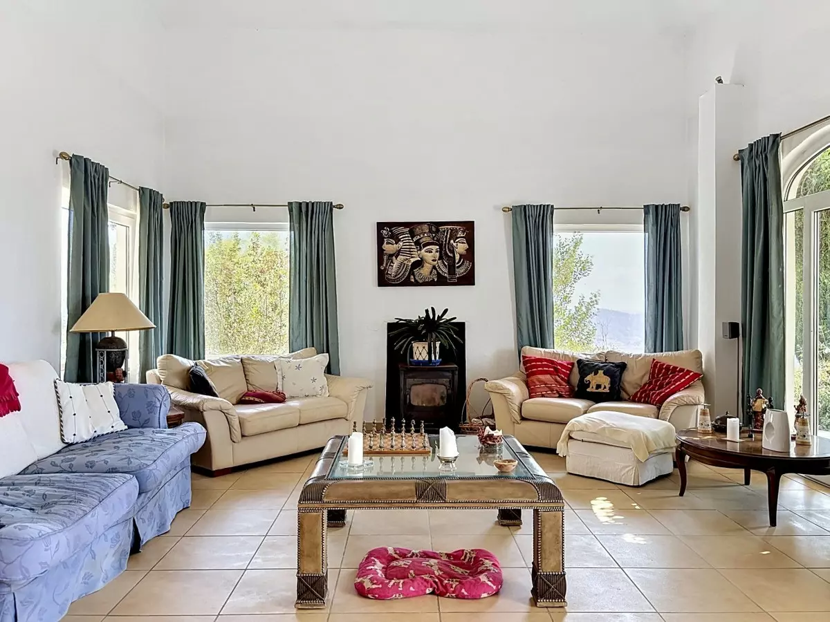 4-bedroom Villa In Canillas De Aceituno, Spain (273 M²)