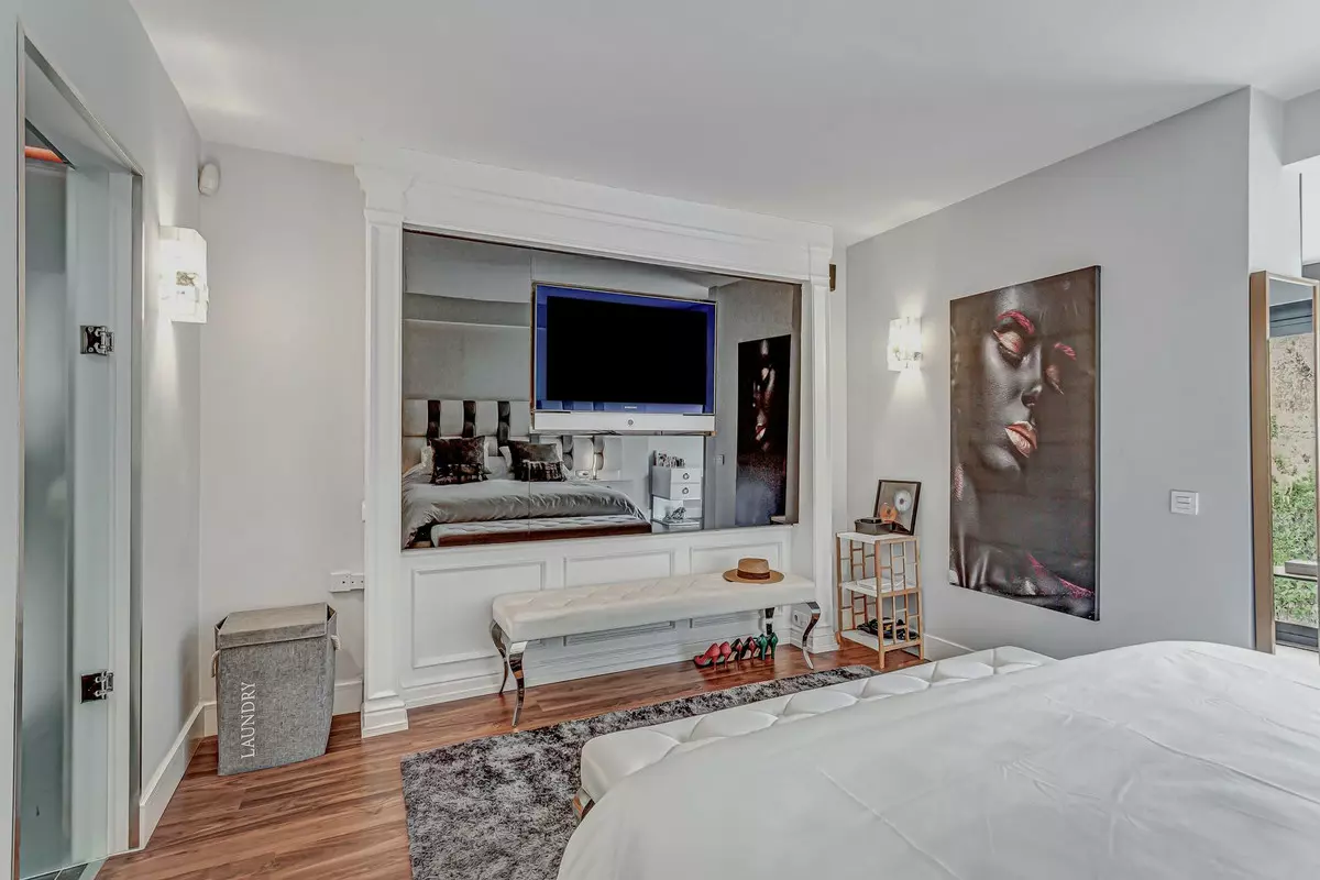 4-bedroom Villa In Marbella, Spain (253 M²)