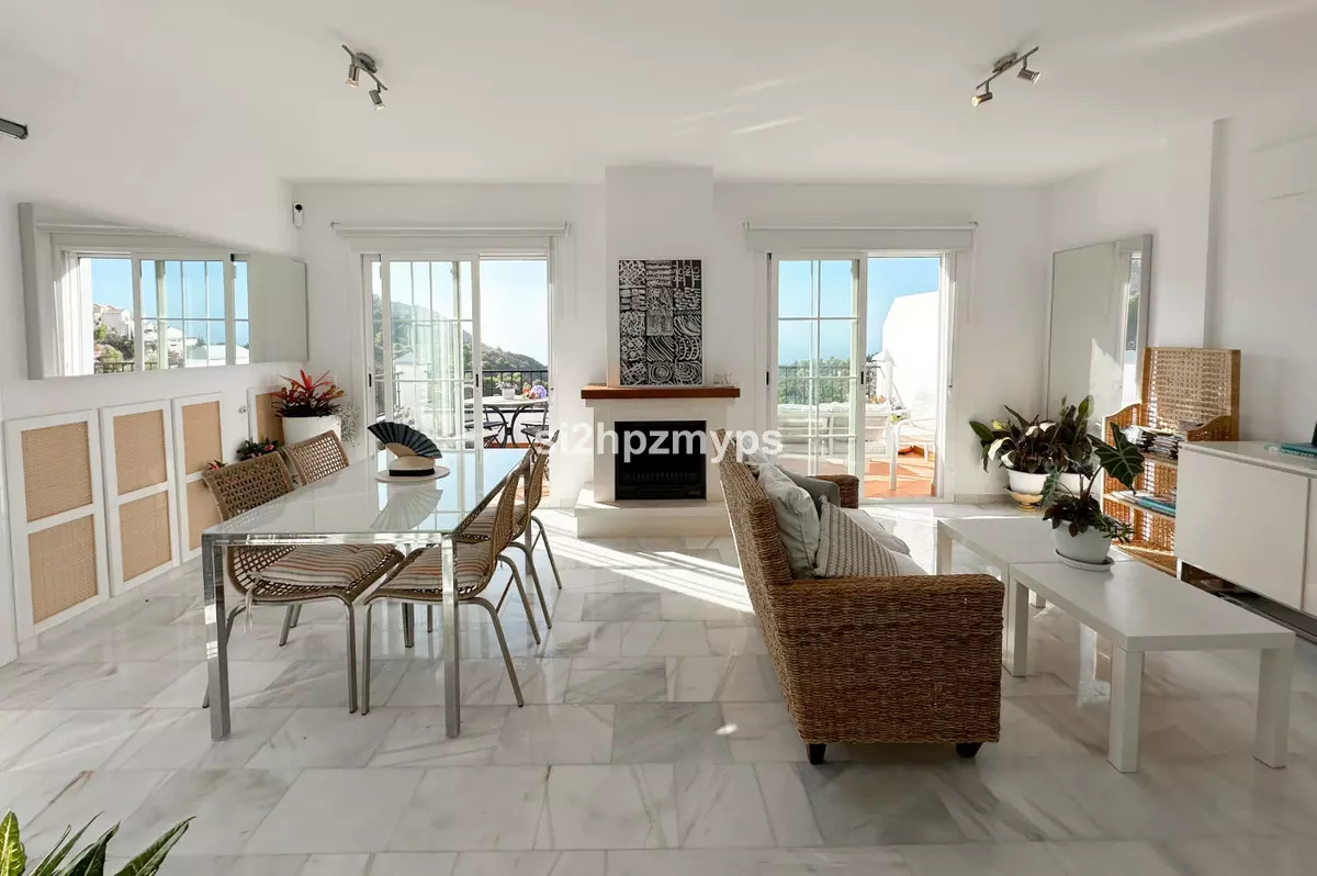 3-bedroom Town House In Frigiliana, Spain (162 M²)