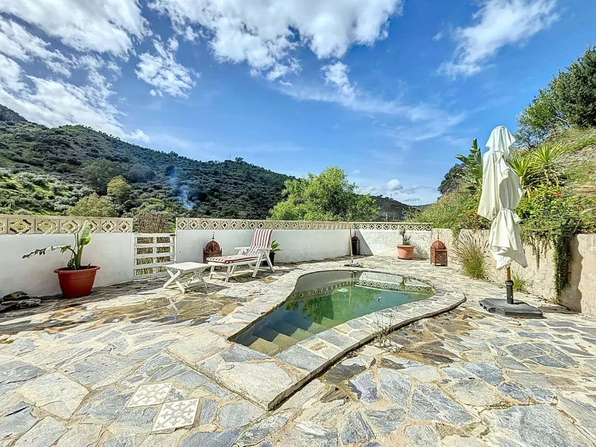6-bedroom Villa In Comares, Spain (217 M²)