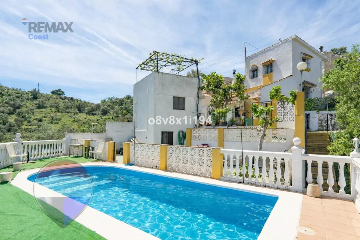 3-bedroom Country House In Málaga, Spain (100 M²)