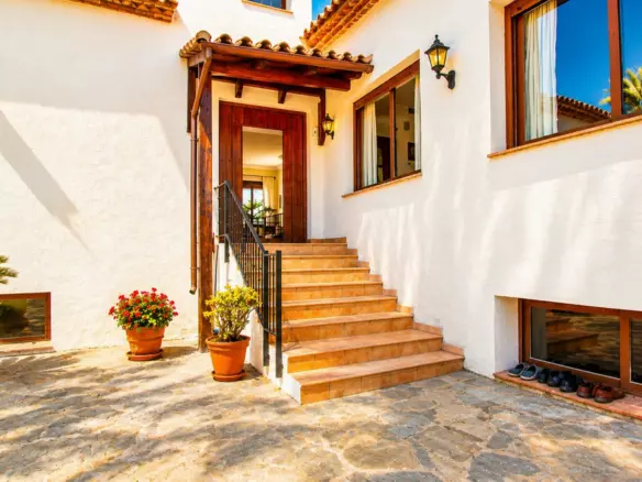 3-bedroom Country House In Estepona, Spain (562 M²)