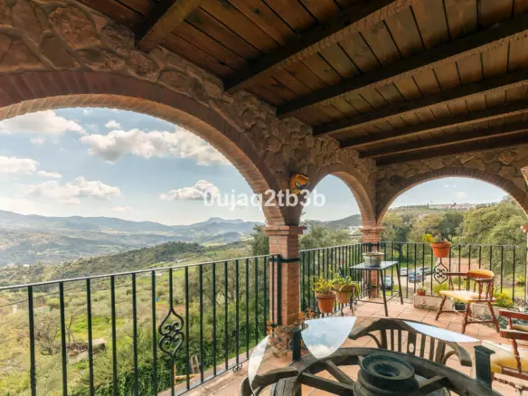 3-bedroom Country House In Cortes De La Frontera, Spain (246 M²)