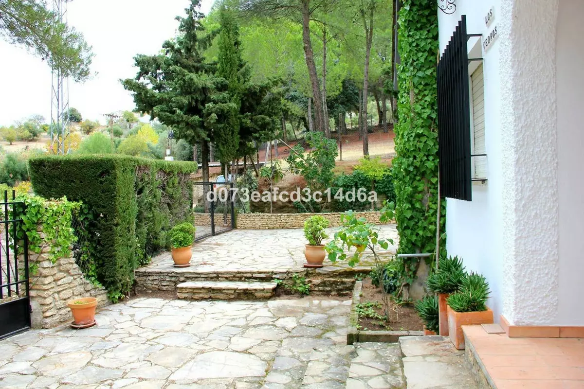 3-bedroom Villa In Ronda, Spain (143 M²)