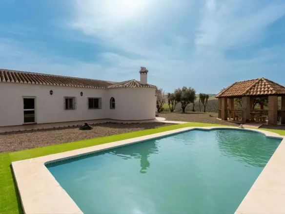3-bedroom Country House In Casarabonela, Spain (142 M²)