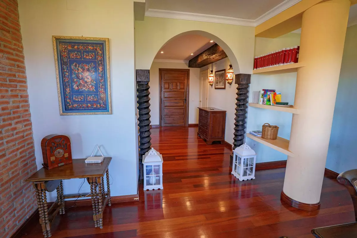 3-bedroom Apartment In Ronda, Spain (162 M²)