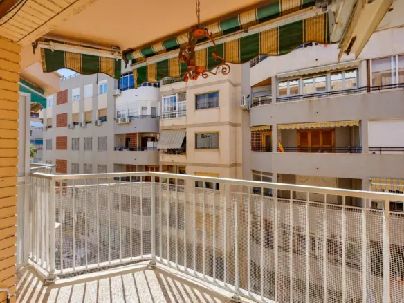 3-bedroom Apartment In Torrevieja, Spain (105 M²)